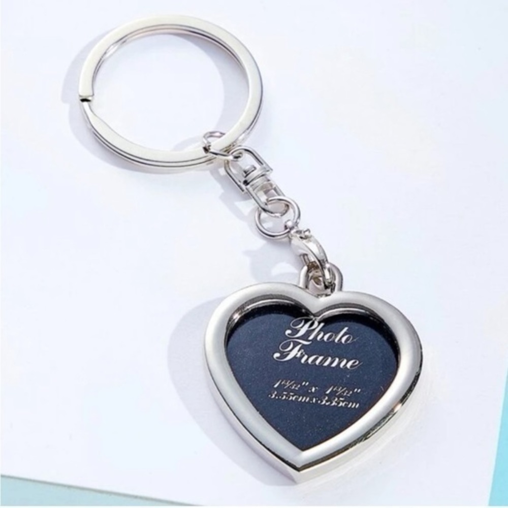 Silver Tone Picture Frame Heart Shaped Keychain- NWT - Picture 2 of 5